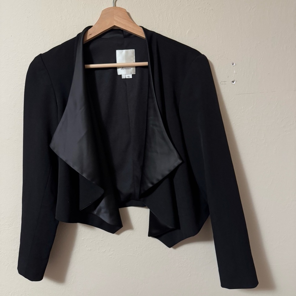Elevenses by Anthropologie black satin lapel cropped blazer Size 4